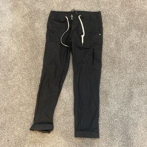 Size S Vuori Cargo hiking pants!